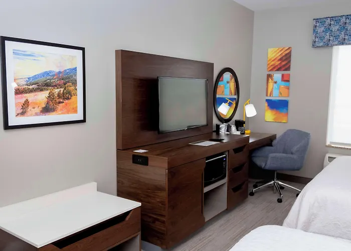 Hampton Inn & Suites Riverton
